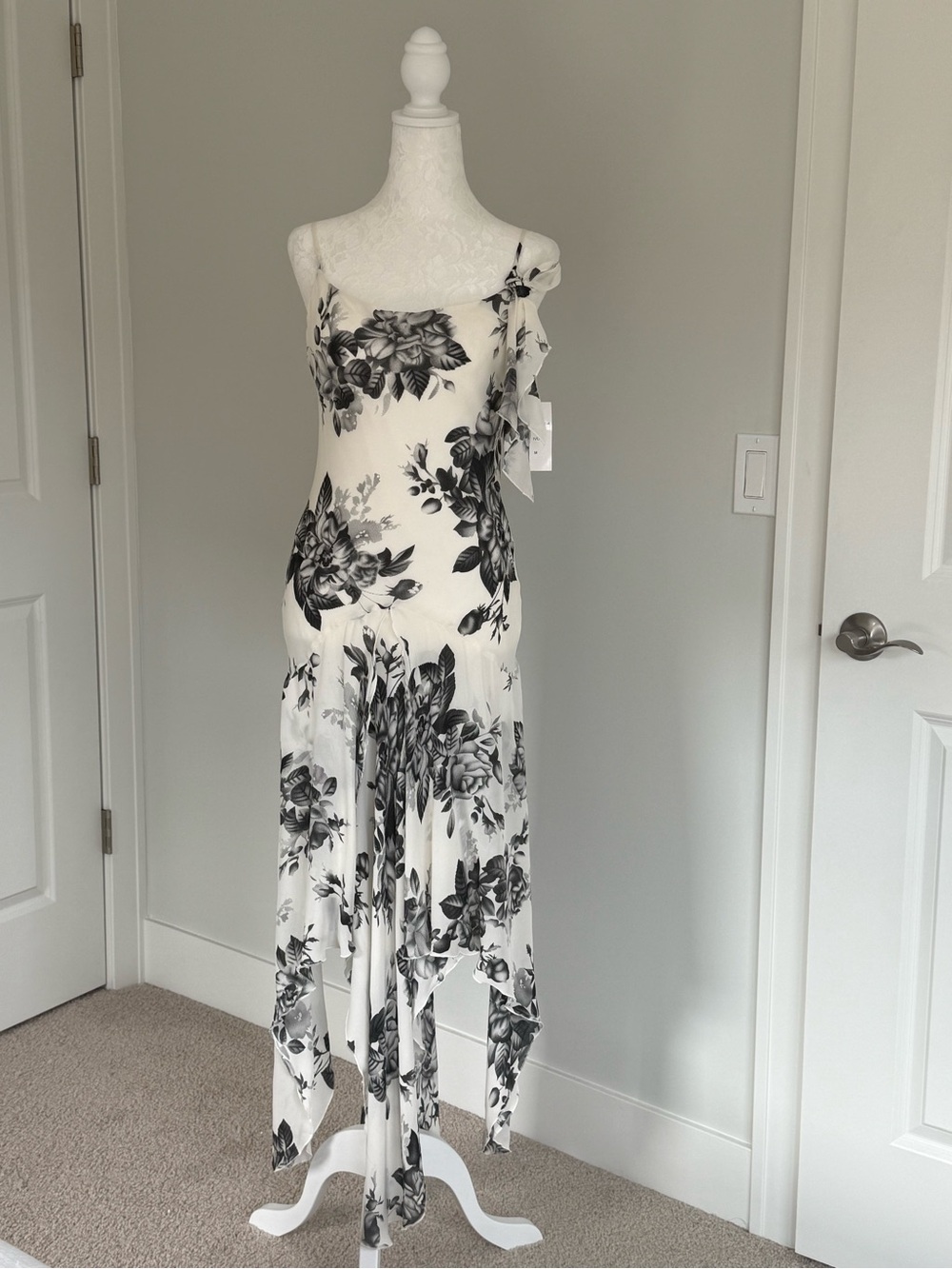 Aris.A Black & White Floral fairy Y2K Asymmetrical Slip Dress NWT size Medium